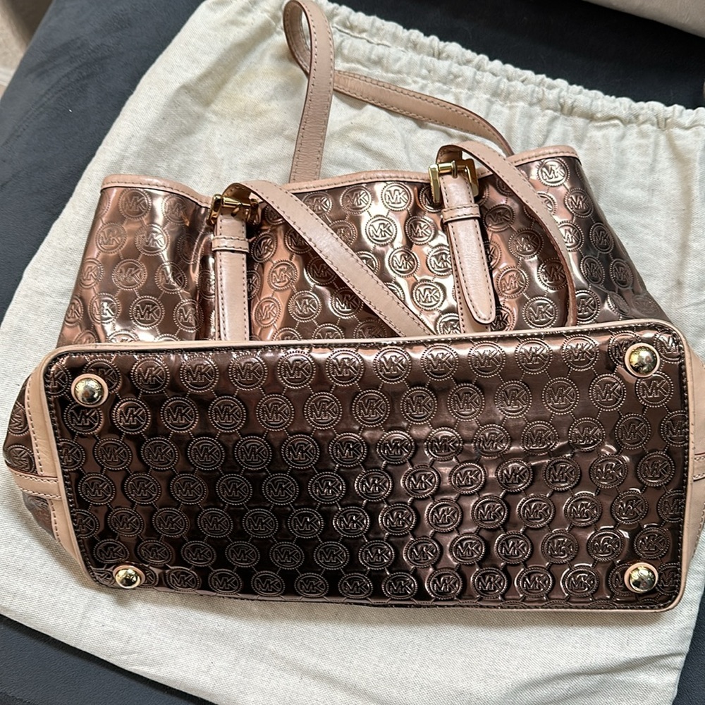 MK Purse - Picture 5 of 5